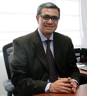 Ministro de Energía y Recursos Naturales No Renovables Ing. José Agusto Briones